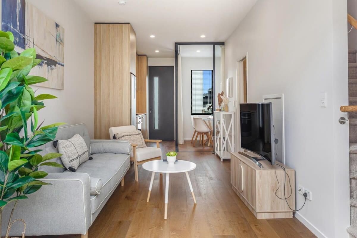 Fresh & Sleek Grey Lynn Unit With Private Patio Apartment Оукланд Екстериор снимка